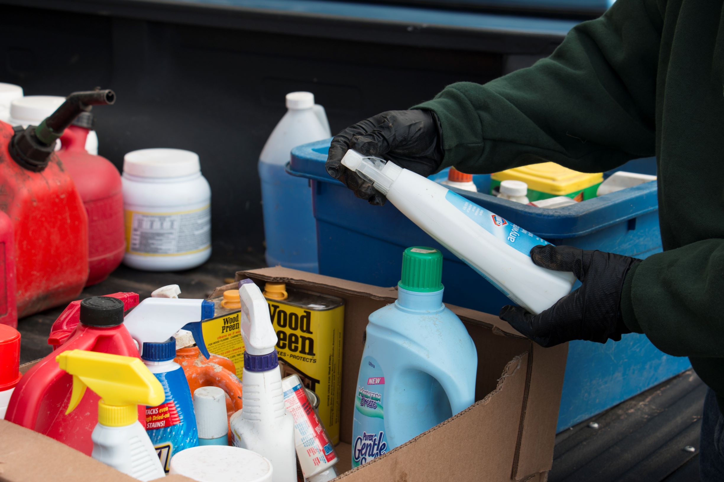 pH Levels of Cleaning Supplies: Bleach, Dish Soap, and More